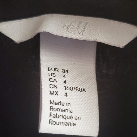 H&M Navy blouse 3/4 length sleeve  100% polyester - Picture 6 of 7